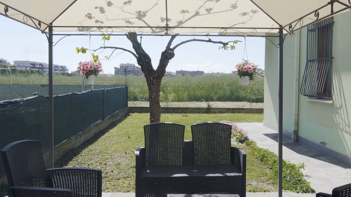 Bellariva Apartment | Elegant and spacious apartment with private garden near the sea.