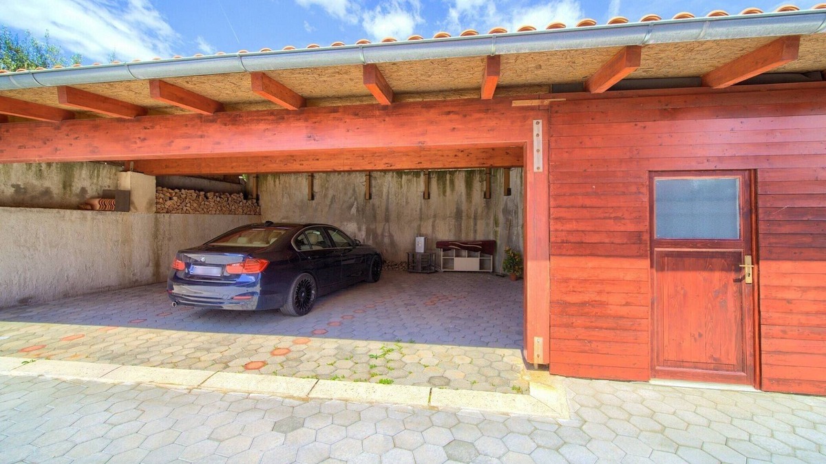 Kornic Apartment | Elegant and Vibrant Apartment with Terrace and Sea View - Two Bedroom Apartment with Terrace and Sea View