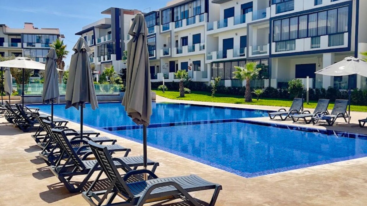 Dar Bouazza Apartment | Elegant apartment with pool view