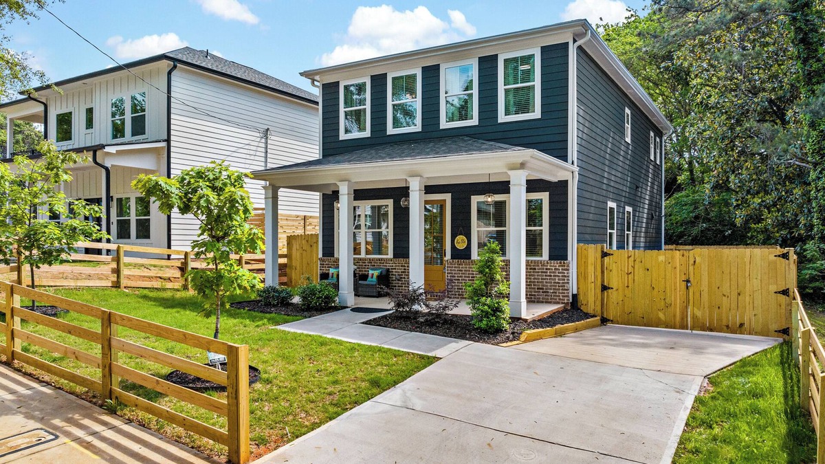 Pittsburgh House | Elegant Atlanta Home with Fireplace & Private Yard