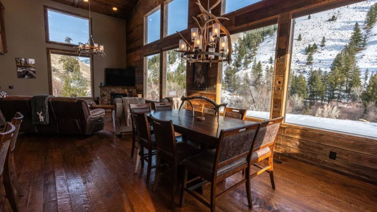 Cobalt Cabin | Elegant Cabin- Northfork Idaho Salmon River, Reunions, Secluded. Quiet. Views