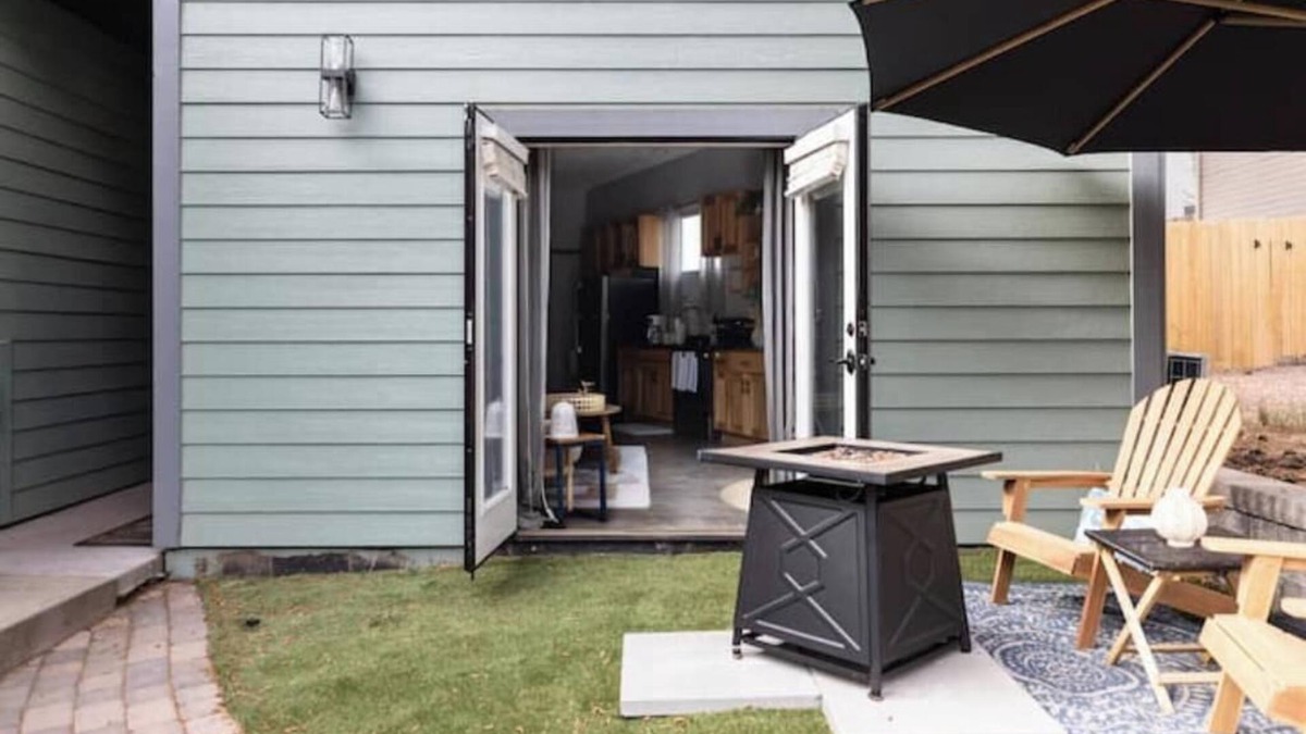 Ponderosa Trails Apartment | Elegant Casita, French Doors, Fire Pit, Flight Art, Patio & Sofabed