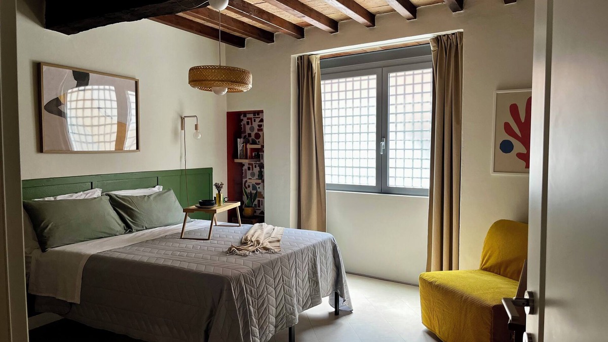 Centro Storico Apartment | Elegant Central Flat w/Private Patio, Full Kitchen, FastWiFi, Easy Milan Access