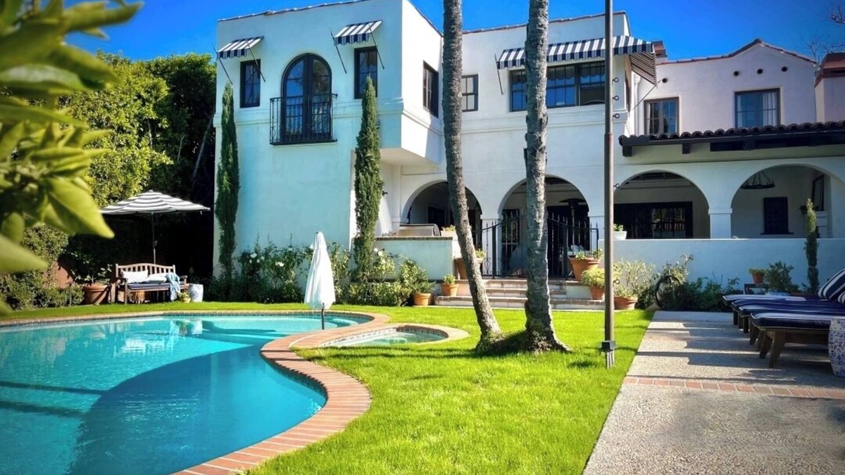 Windsor Square Villa | Elegant & Central Hollywood Estate