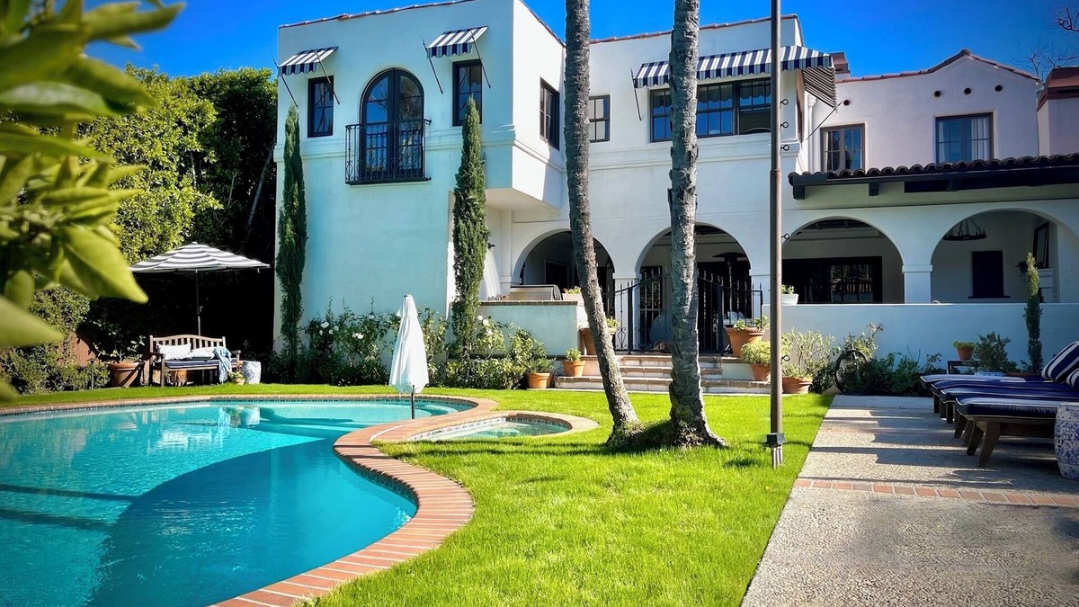 Windsor Square Villa | Elegant & Central Hollywood Estate