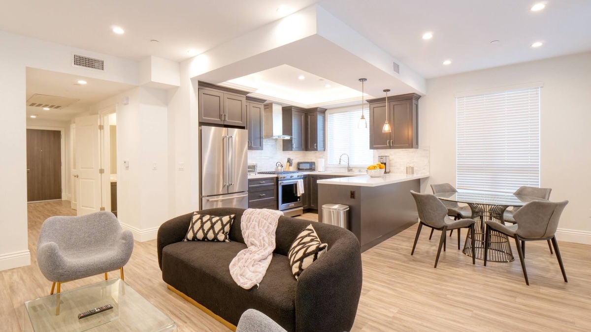 Pico - Robertson Condo | Elegant Chic City Views Beverly Hills Adjacent Condo.