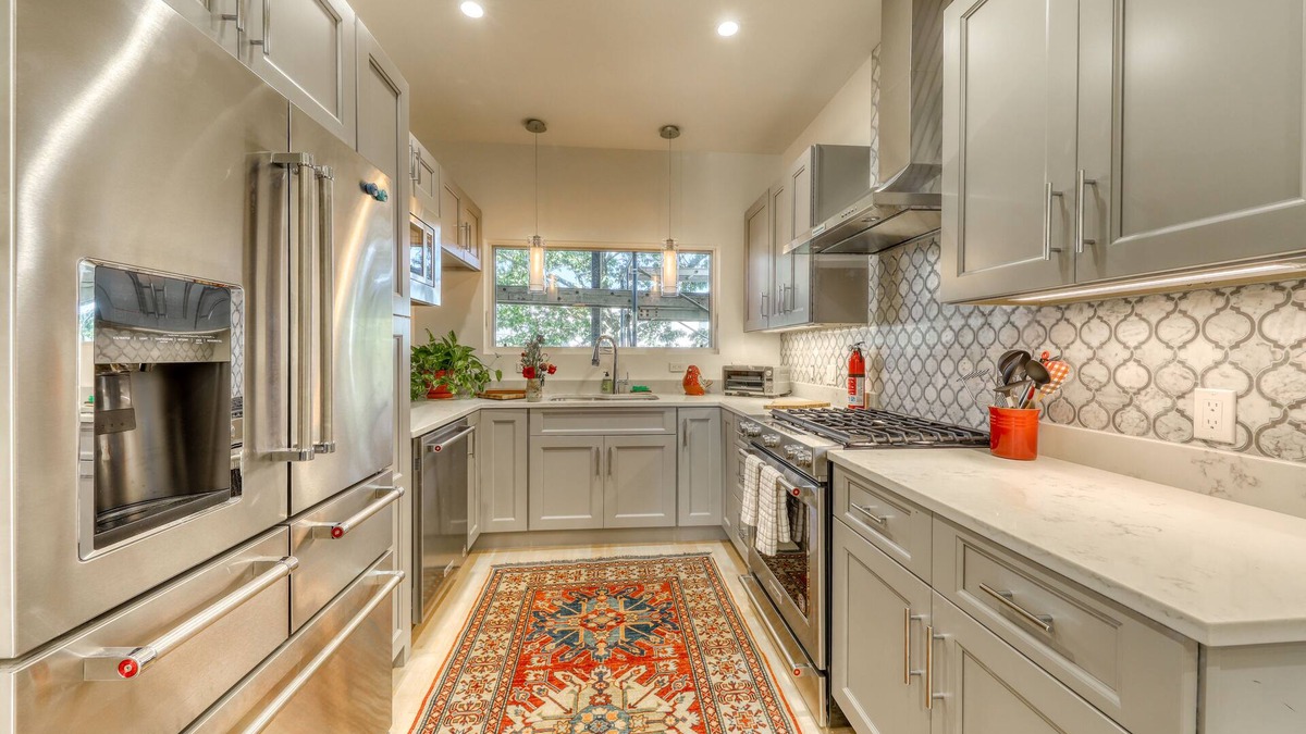 East Bayside Condo | Elegant condo - walk to Portland's best restaurants & Old Port