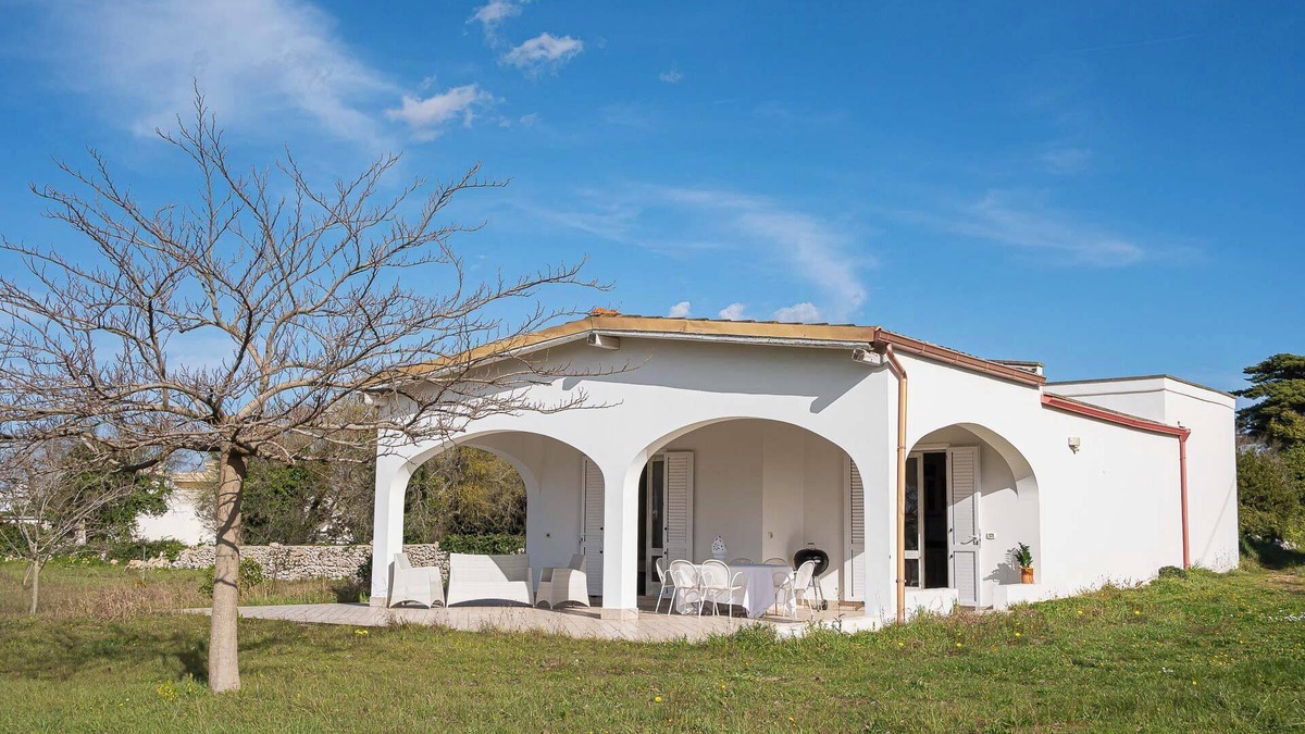 Cerfignano House | Elegant cottage nestled in the countryside within walking distance of the crystal clear sea