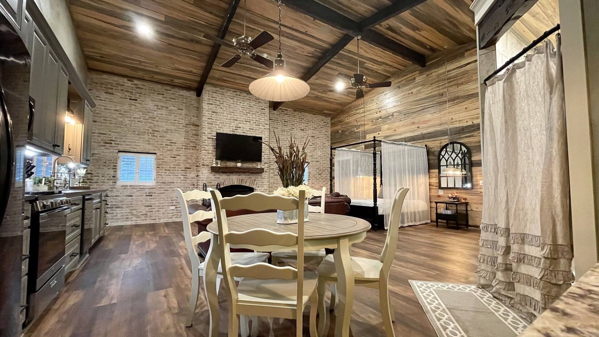 Valley Mills Cabin | Elegant Country Cottage