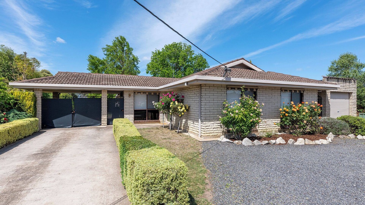 Horsham House | Elegant Country Escape