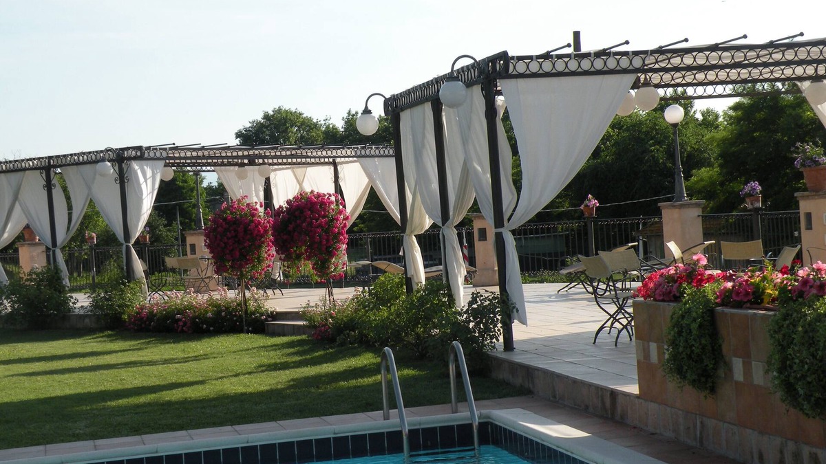 Barco House | Elegant country house with pool in Matilda of Canossa area - Apartment