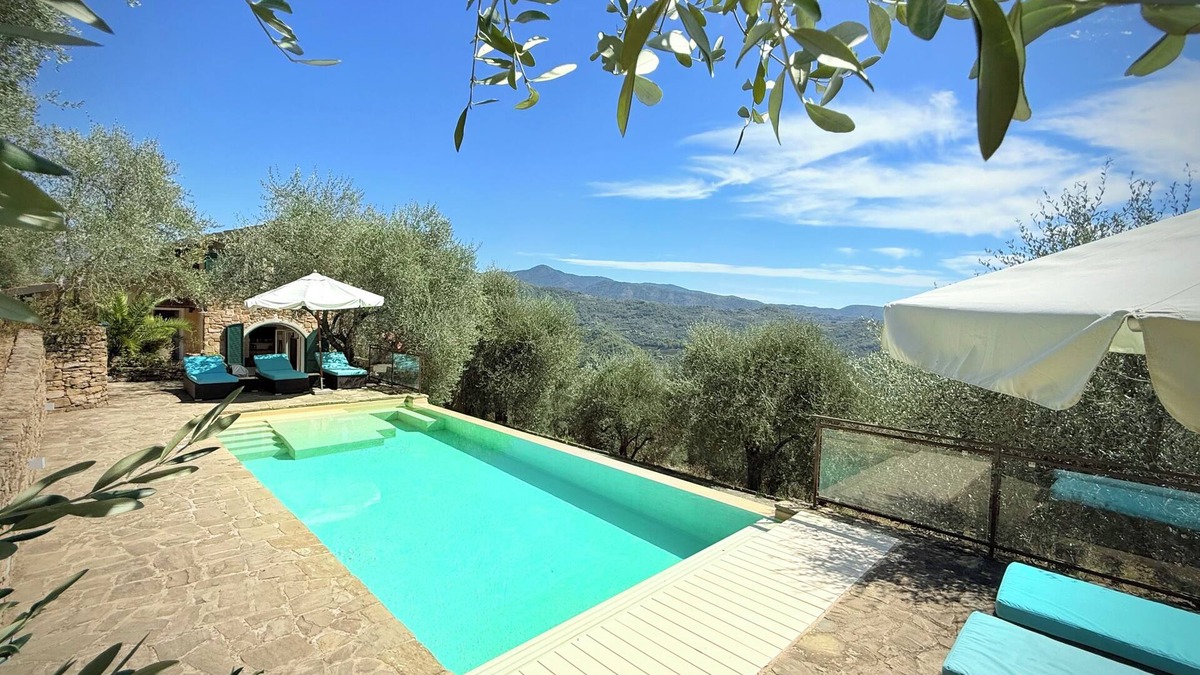 Dolceacqua Cottage | Elegant Country house in an exposed hill-site