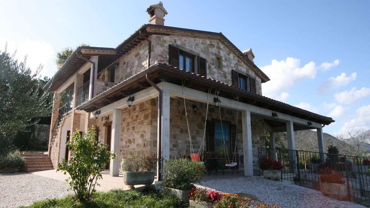 Cagli Villa | Elegant Country Villa in Cagli
