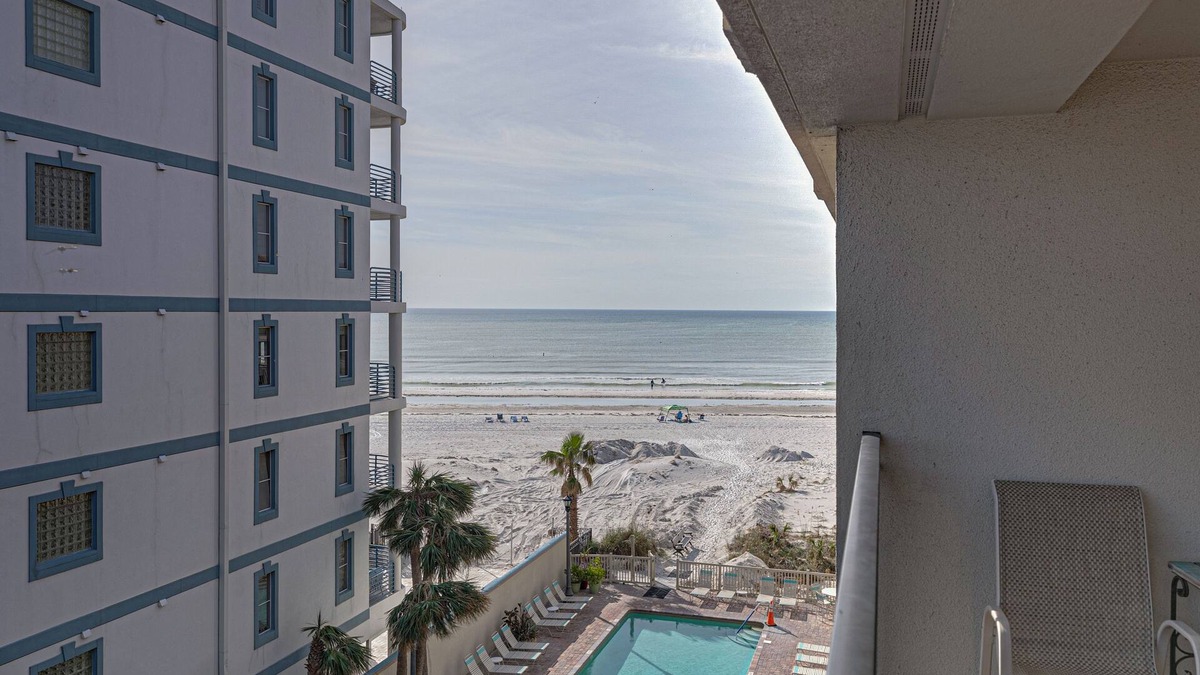 Belle Vista Condo | Elegant Escape | St. Pete Beachfront Gem