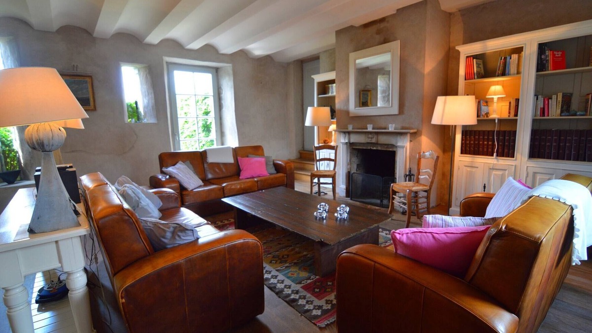 Falaen House | Elegant Estate Stay, Maredsous