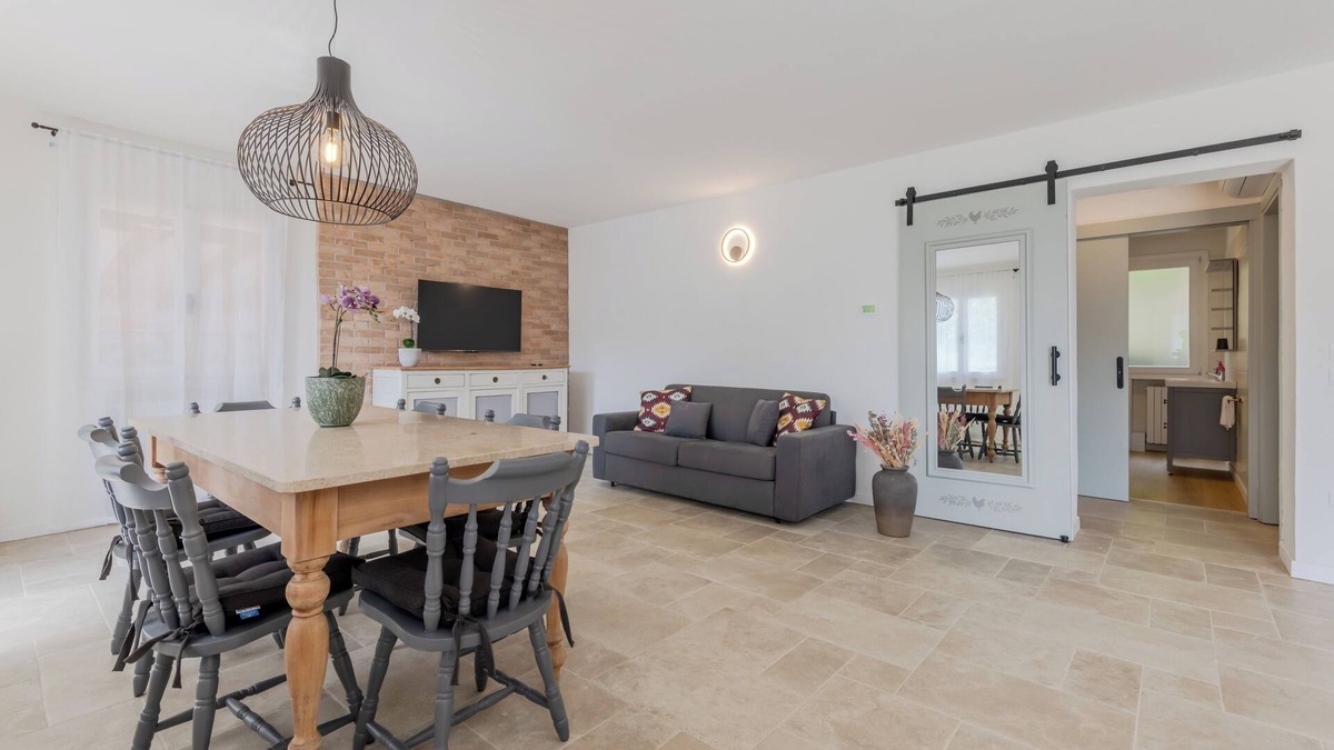 Teolo Apartment | Elegant Euganean Hills apartment with garden view