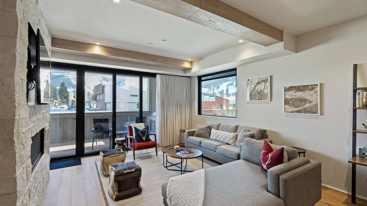 Jackson Condo | Elegant Fall Escape | Views, Hot Tub & Dining
