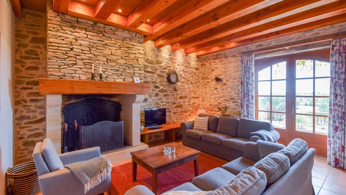 Saint-Medard-d'Excideuil House | Elegant Villa on Historic Domaine