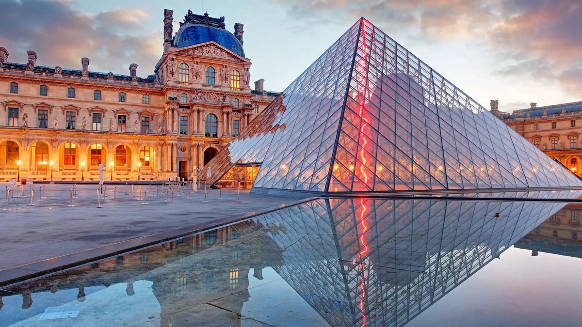 Palais-Royal Apartment | Elegant Historic 6Bdr/5Bth Apartment with Louvre View