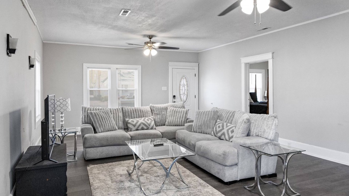 Florence House | Elegant Historic Home w/Modern Touch in Florence