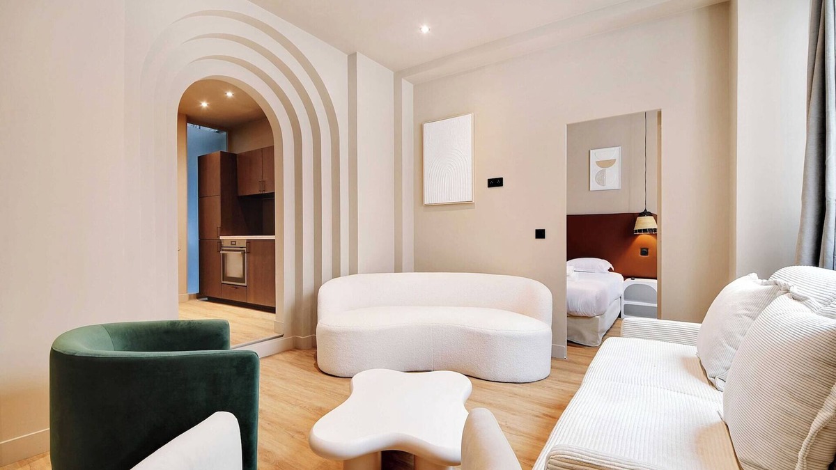 Saint-Merri Apartment | Elegant Home - 5BD/12P - Heart of 'Le Marais'