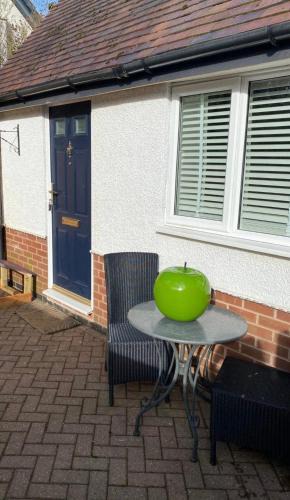 Alcester Apartment | Elegant home near Stratford upon avon