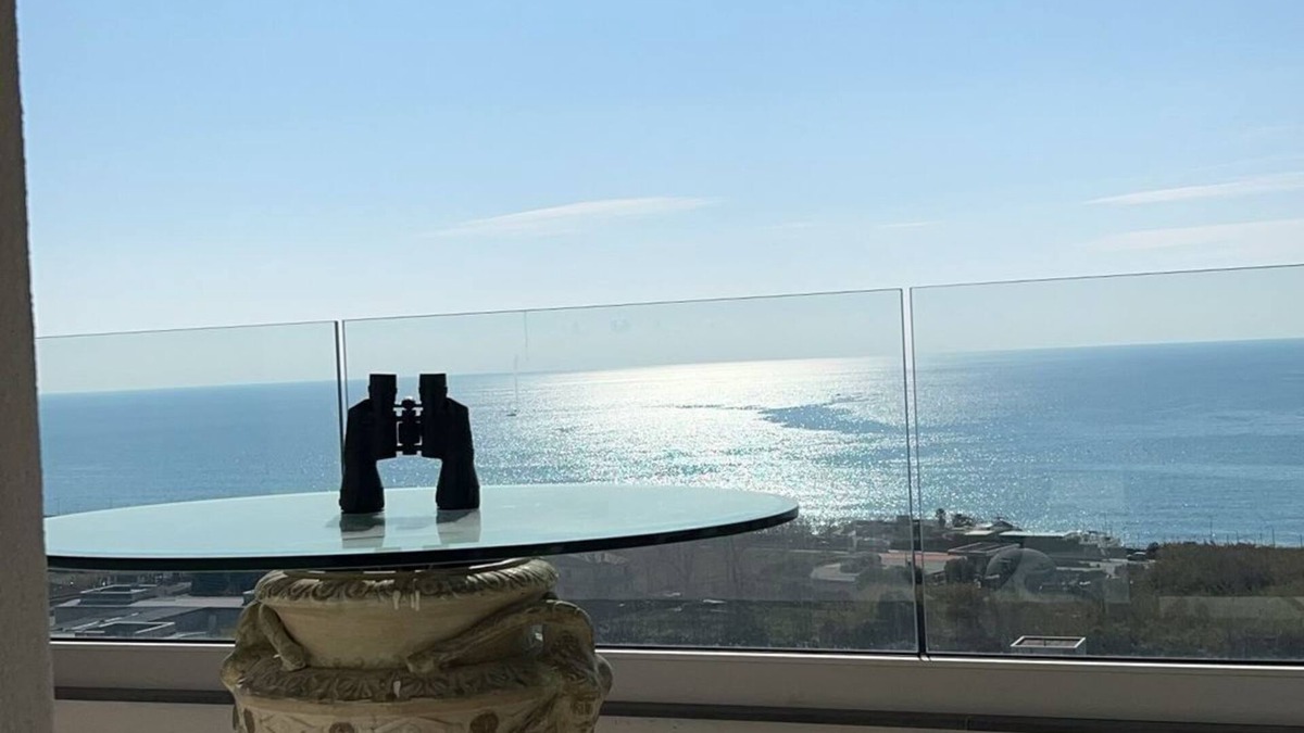 Magazzeno Apartment | Elegant home on the Marina d'Arechi marina on the Salerno waterfront