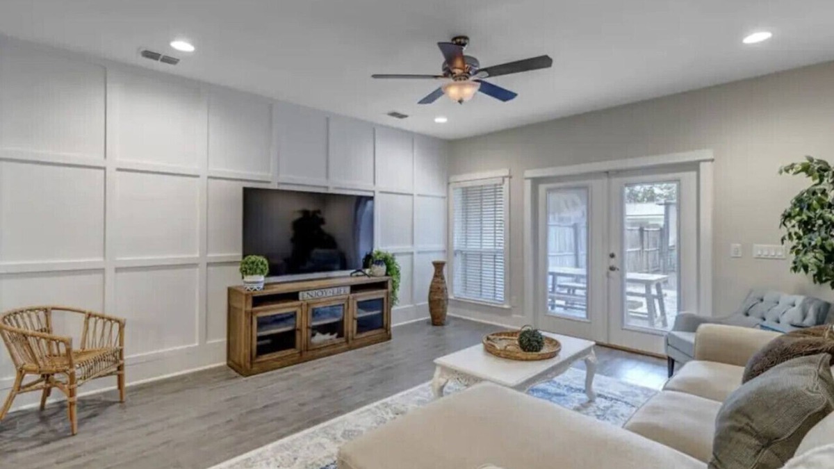 Jacksonville Beach House | Elegant Home - Perfect Location!