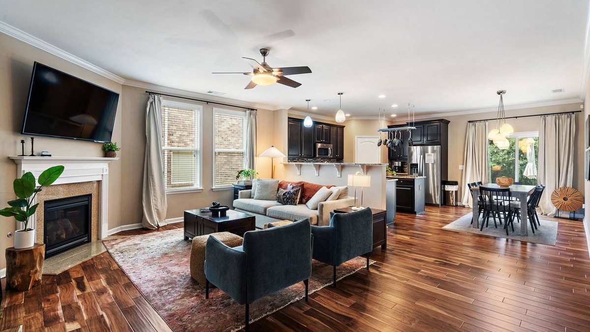 Hermitage House | Elegant Home with Large Yard