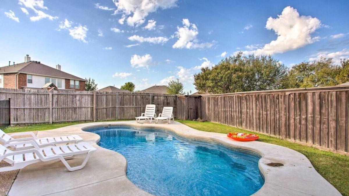 Little Elm House | Elegant Home with Pool|Gym|0.4miles to lake