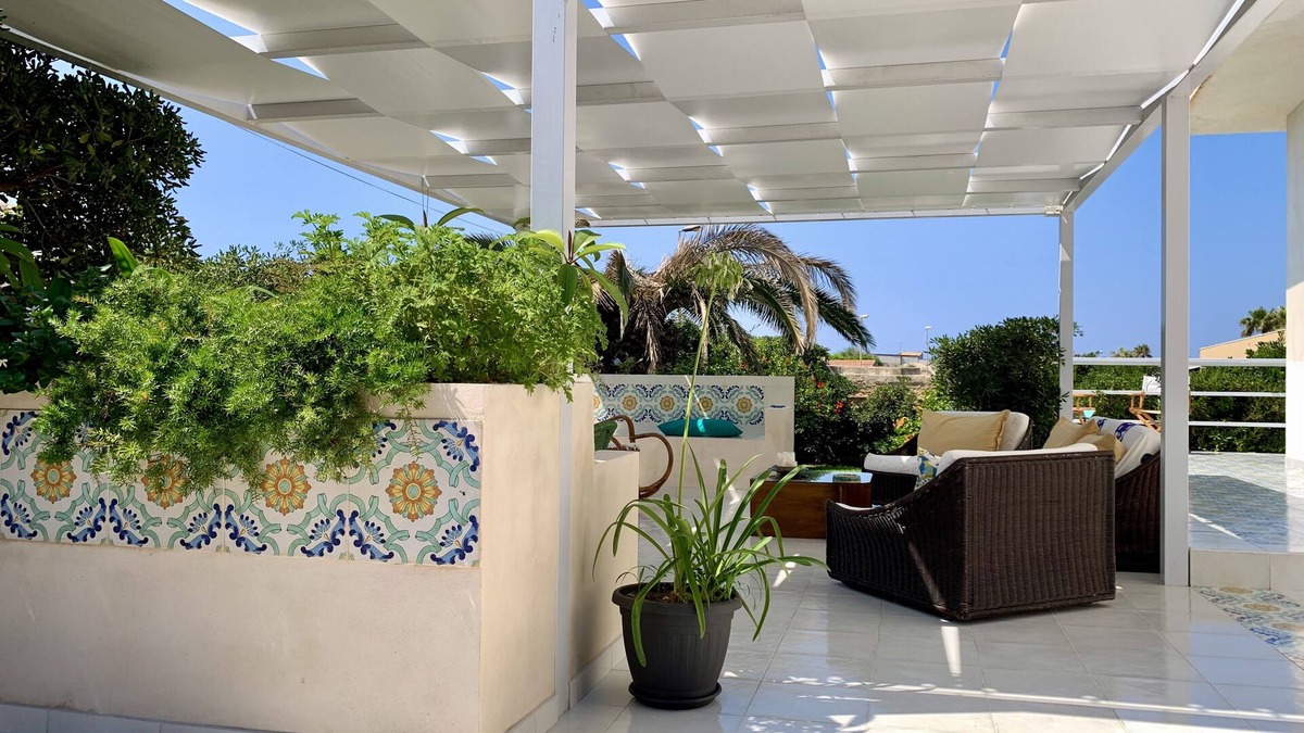Scoglitti Villa | Elegant House with garden 100mt from the free beach