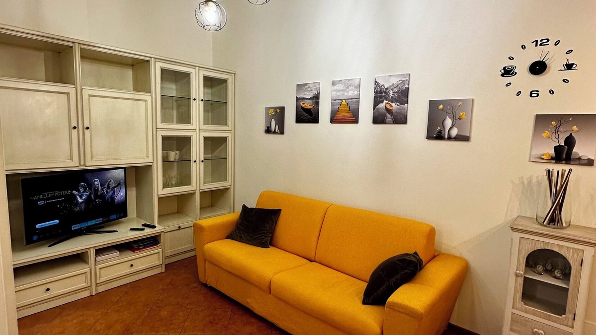 Zona Farini Apartment | Elegant, Isola area, Top!