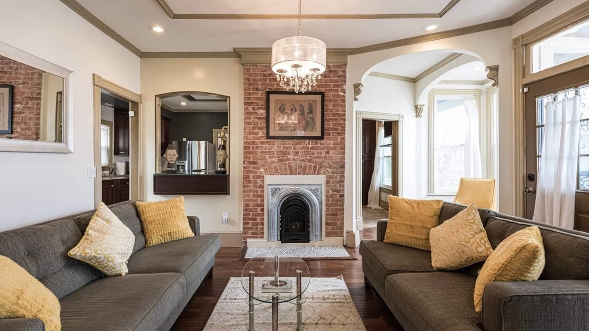 Washington House | Elegant, King Bed, Privacy, Free Parking