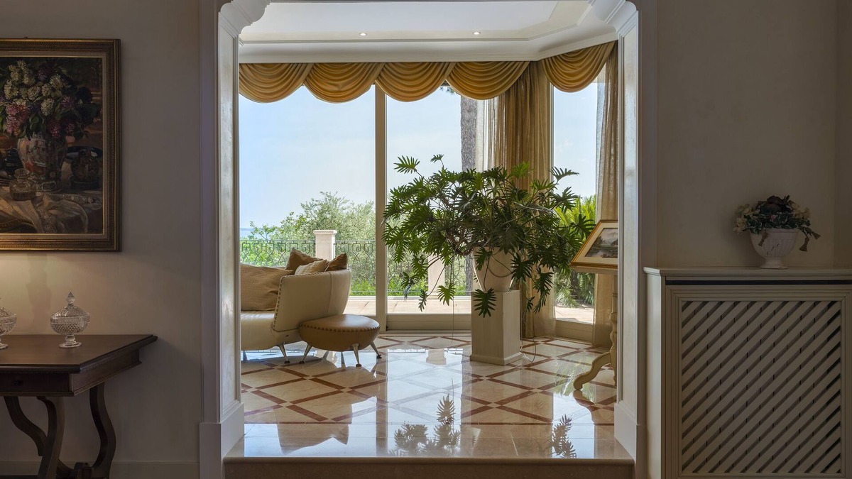 Moniga del Garda Villa | Elegant lake view villa with swimming pool