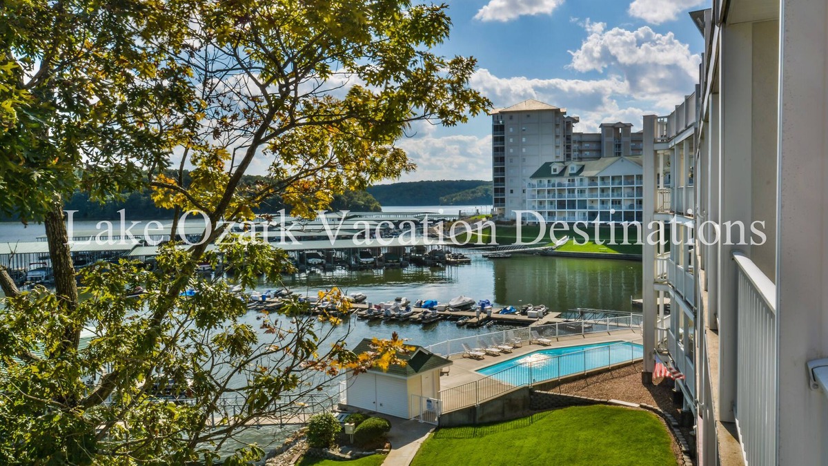Osage Beach Condo | Elegant Lakefront Parkview Bay Condo Near Pool Gorgeous State Park Views, Wi-Fi