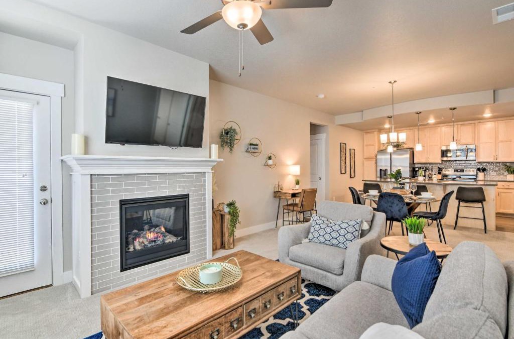 Centerra Apartment | Elegant Loveland Condo Less Than 5 Mi to Old Town!