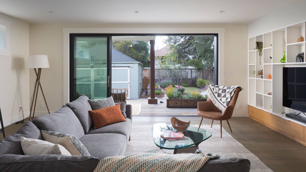 Grand Lake Villa | Elegant & Luxe 5BR Escape w/Tiki Barn - Close to SF & Minutes to Piedmont/Grand