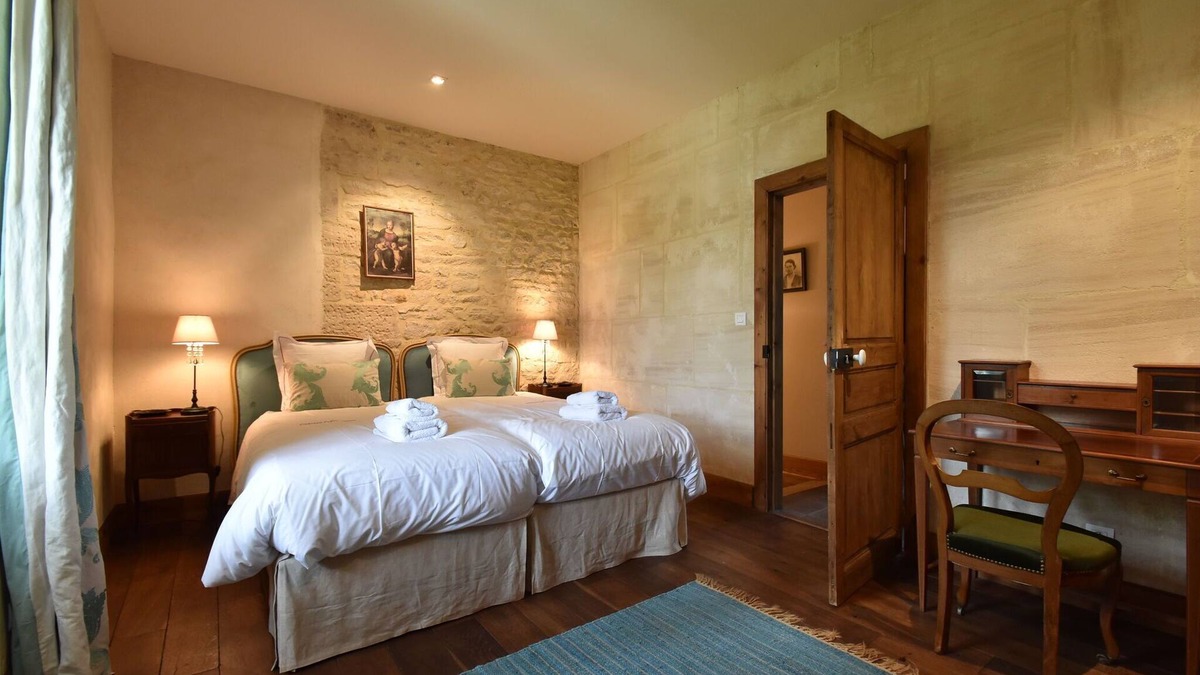 Ponts sur Seulles Villa | Elegant Manor Retreat Normandy