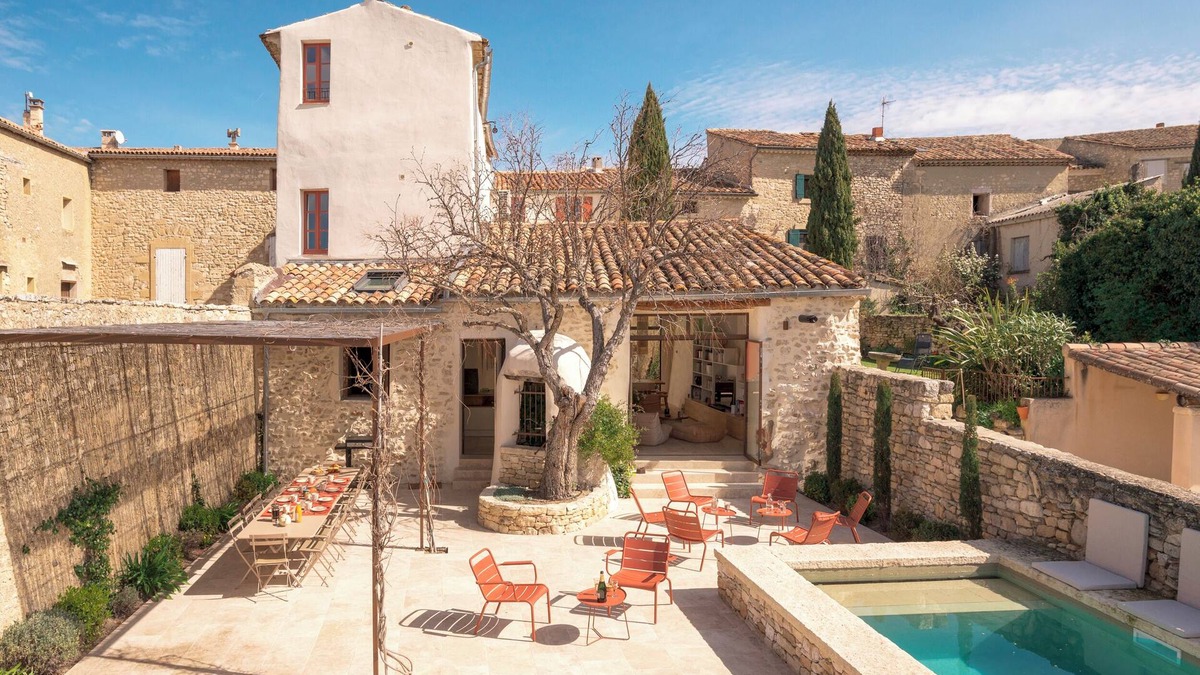 Venasque Villa | Elegant, modern residence in the heart of the village