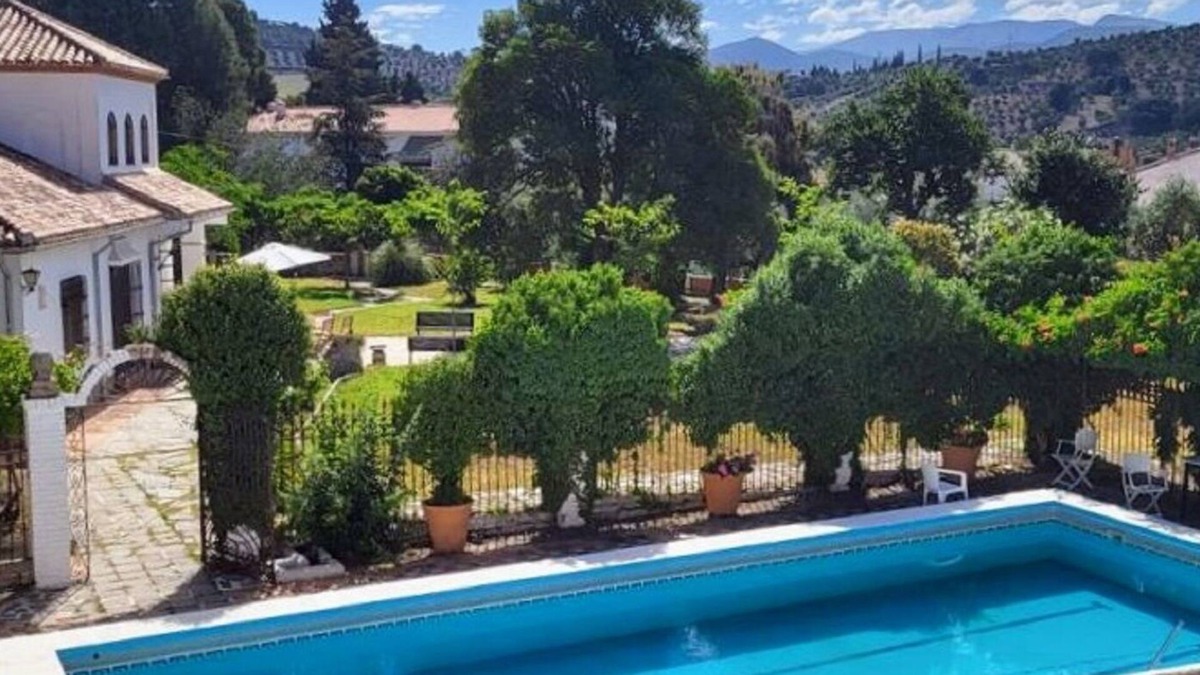 Huetor Santillan House | Elegant mountain house 10km from Granada