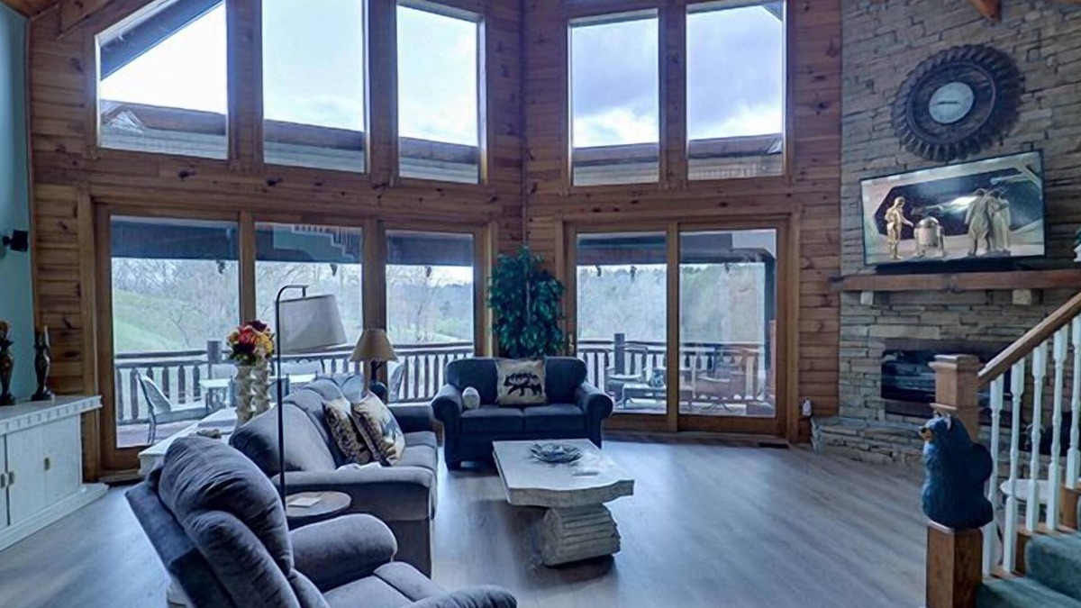 Sevierville House | Elegant Mountain Vista w/Games & Hot Tub