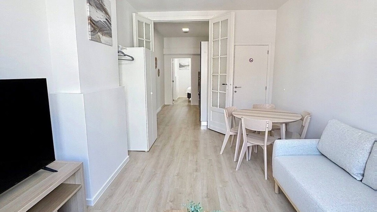 Altitude 100 Apartment | Elegant one-bedroom apartment