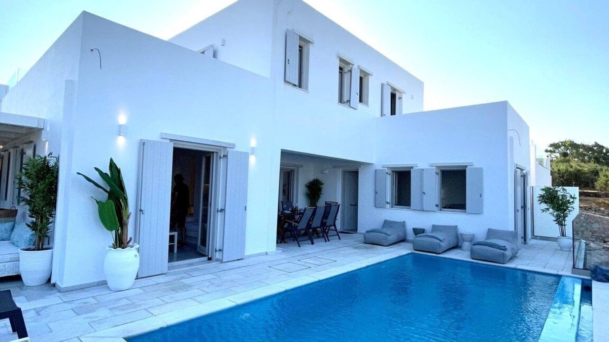 Logaras Villa | Elegant Paros Villa | Villa Nefeli | 4 Bedrooms | Private Pool | Prime Location.