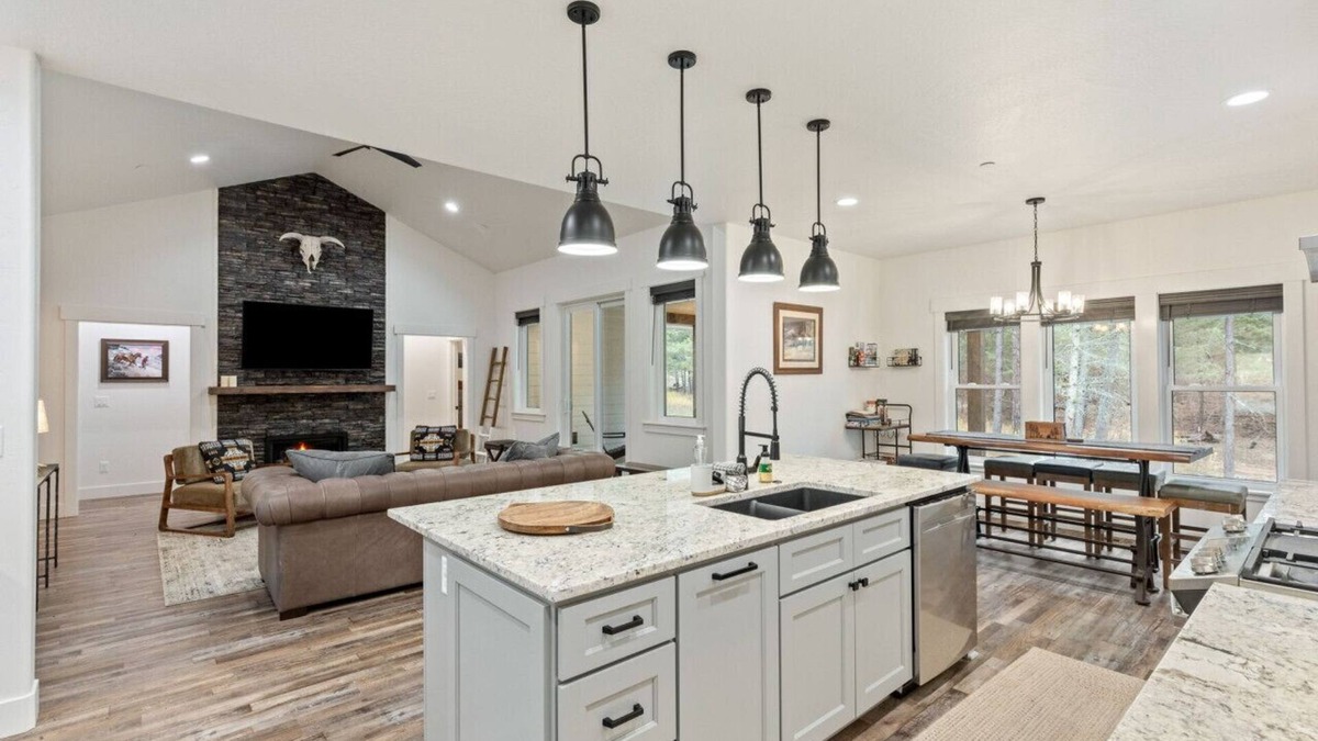 Clinton House | Elegant Rock Creek Abode