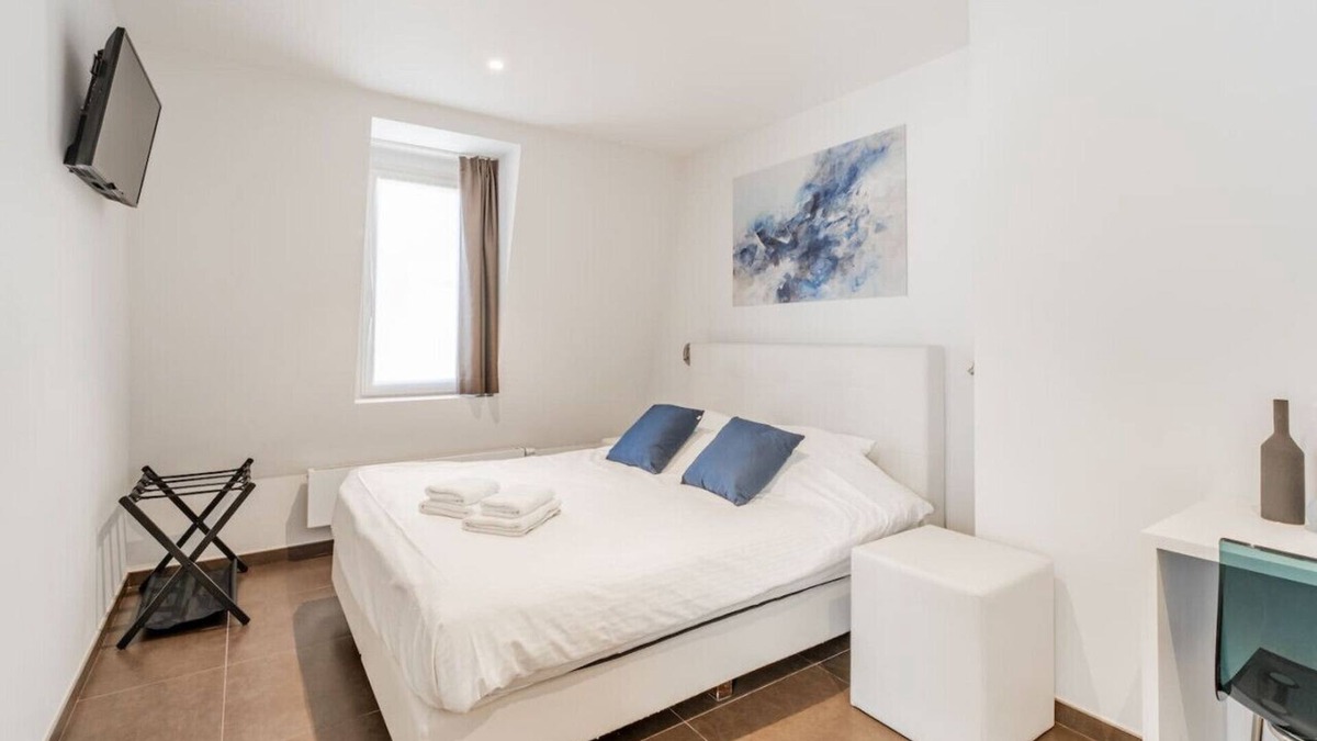 Kristus-Koning Apartment | Elegant room with private bathroom near city center