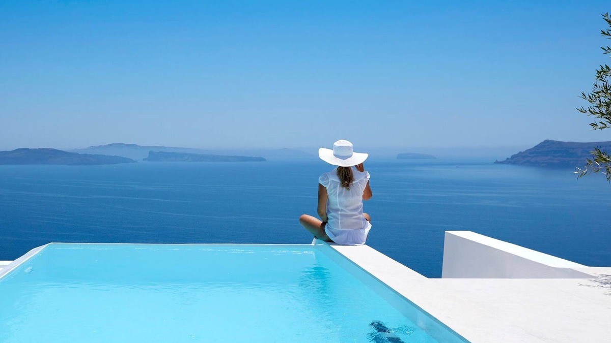 Oia Villa | Elegant Santorini House | Villa Serenity |Caldera View|Outdoor Hot Tub| Private.