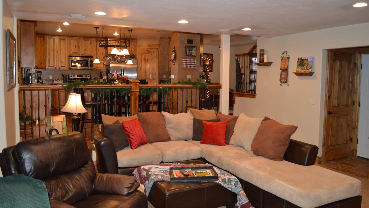 Sandy House | Elegant ski retreat home, 4 MAJOR SKI RESORTS WITHIN MINUTES OF PROPERTY Hot Tub