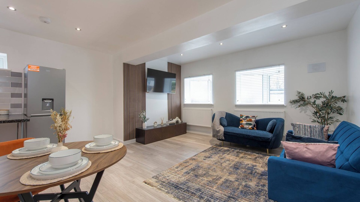 Little Holland Apartment | Elegant & Spacious 1 Bed Apt, Crayford, Dartford