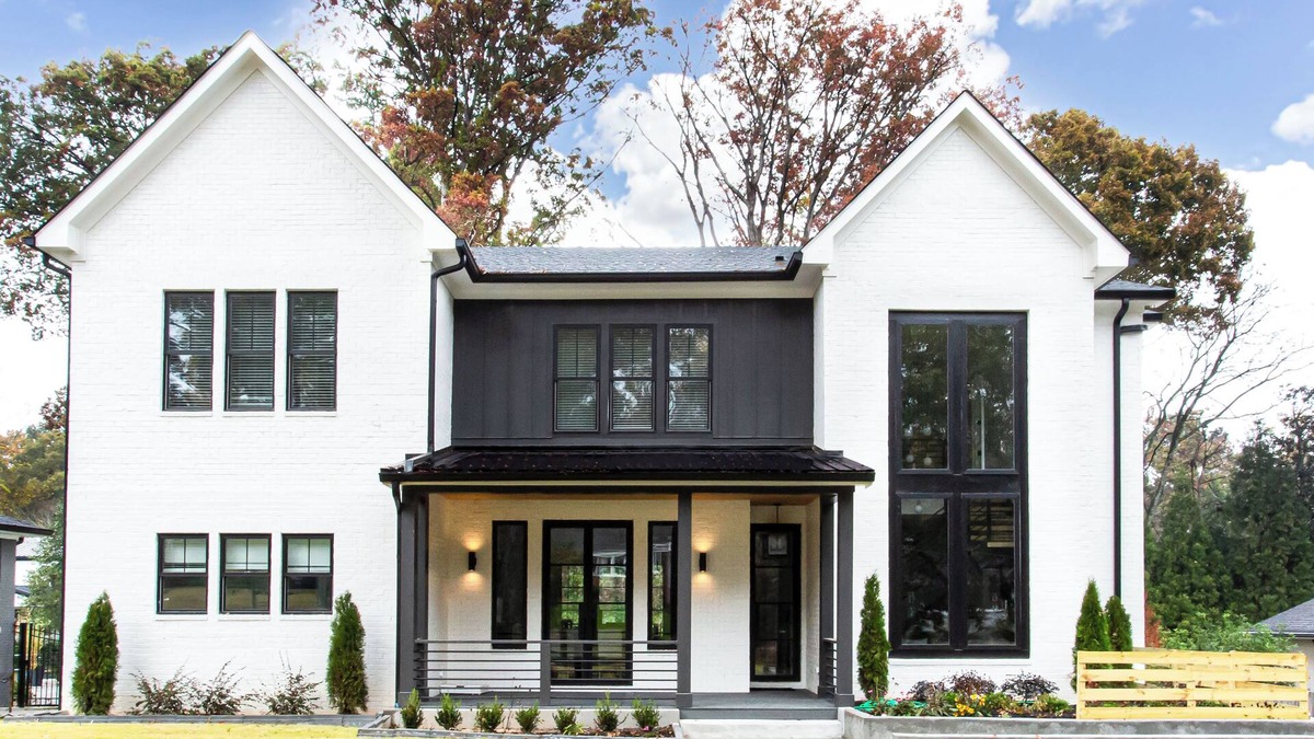 Lindridge-Martin Manor House | Elegant Spacious New Atlanta Home with Secret Room