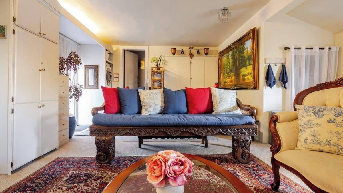 Claremont House | Elegant Spacious Prvt Studio ~ Upscale Berkeley